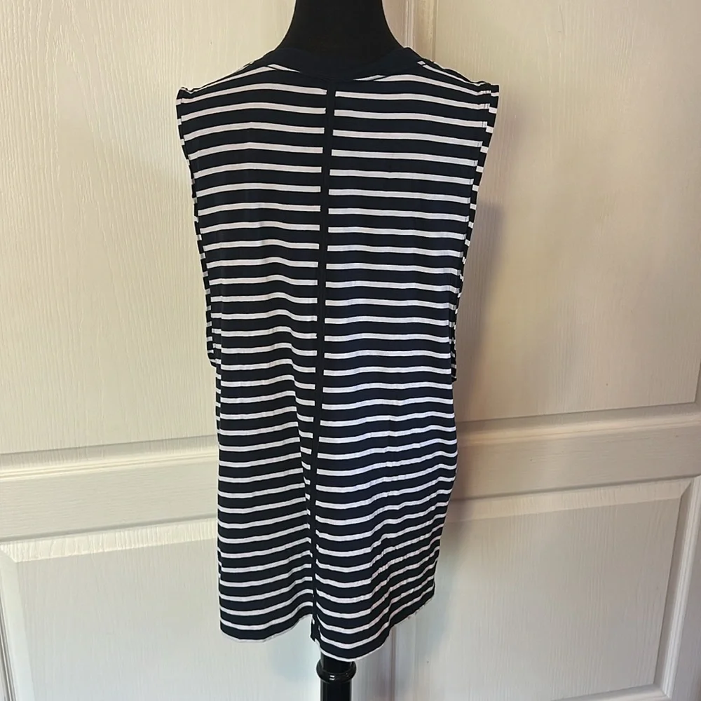 LULULEMON NAVY BLUE STRIPE STRETCH MUSCLE TANK